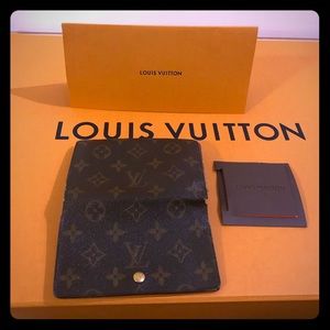 Louis Vuitton PorteMonnnaie Tressor Zippy Wallet